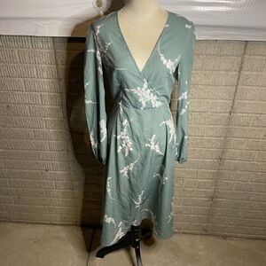 BOOHOO Tall Sage Floral Print Wrap Long‎ Sleeve V Neck Midi Dress Size 6